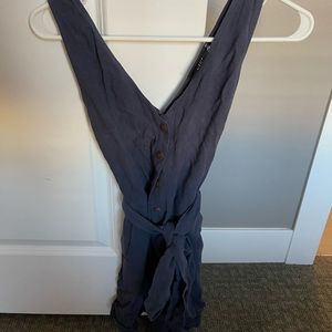 Vici, Garner pocketed button down the romper - Navy, Size Small